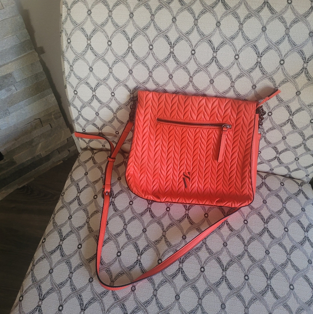Simply Vera Vera Wang Remsen crossbody bag.